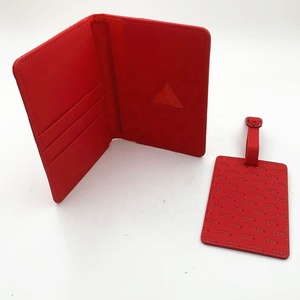 Étui de passeport et porte-étiquette de bagage en cuir PU rouge avec logo personnalisé, porte-documents de voyage - Product Image 2