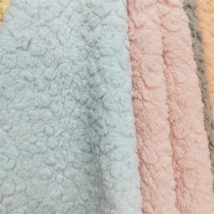 Nouveau style – Tissu polyester gaufré <span class=keywords><strong>anti</strong></span>-boulochage ultra-doux en <span class=keywords><strong>peluche</strong></span> 700 g/m² personnalisable pour vêtements et chapeaux d'automne-hiver pour filles - Product Image 4