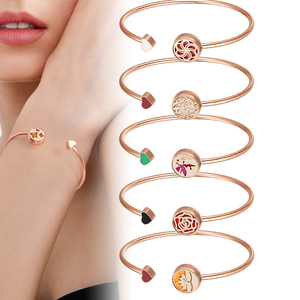 Brazalete Abierto con Difusor de Aceites Esenciales |   Pulsera de Acero Inoxidable con Baño de Oro PVD de 18K, Diseño de Corazón Hueco, Repelente de Mosquitos, Joyería para Mujer - Product Image 1