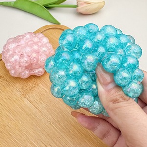 ของเล่นบีบคลายเครียดรูปทรงกลม TPR สีฟ้าชมพู สำหรับผู้ใหญ่และวัยรุ่น ทำด้วยมือ - Product Image 1