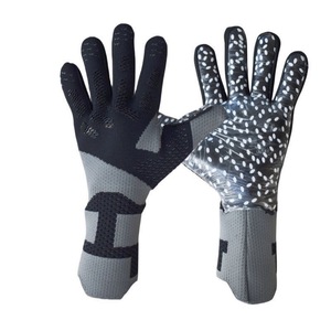 Nouveaux gants <span class=keywords><strong>de</strong></span> <span class=keywords><strong>gardien</strong></span> <span class=keywords><strong>de</strong></span> <span class=keywords><strong>but</strong></span> <span class=keywords><strong>de</strong></span> football unisexe pour adolescents en latex respirant résistant à l'usure antidérapant <span class=keywords><strong>Protection</strong></span> du pouce des doigts pour l'entraînement - Product Image 4