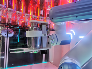 Distributeur automatique de cocktails congelés <span class=keywords><strong>Bartesian</strong></span> avec bras robotique à 6 axes, construction métallique, refroidissement par compresseur, paiement par carte de crédit - Product Image 4