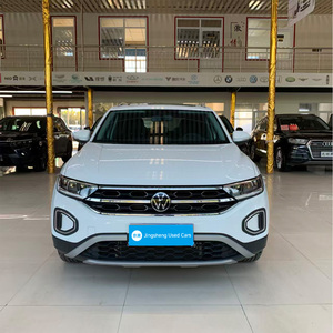 Volkswagen T-Roc SUV 2023 d'occasion, compact, automatique, 1.4T essence, traction avant, 5 places, conduite à gauche, idéal pour les escapades de fin de semaine - En stock - Product Image 1