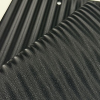 Langlebiges, Samtiges 0,7mm Semi-PU Synthetikleder, Streifenmuster mit Fischrücken-Verstärkung für Allwetter-Motorradsättel