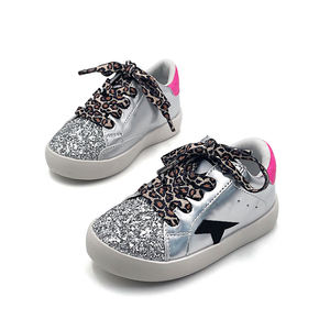 Zapatillas Deportivas Plateadas con Brillantina <span class=keywords><strong>para</strong></span> Niñas, Venta al por Mayor, Calzado Infantil Personalizado, Zapatillas Casuales con Encaje <span class=keywords><strong>de</strong></span> Leopardo, Zapatillas <span class=keywords><strong>de</strong></span> Entrenamiento <span class=keywords><strong>para</strong></span> Niños - Product Image 2