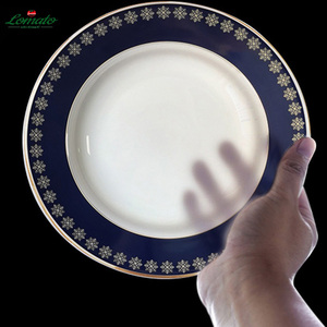 Quantité minimale de commande bas conception personnalisée 6.5 8 10.5 12 pouces <span class=keywords><strong>rouge</strong></span> nouvelle porcelaine petit arbre de Noël en céramique assiettes spéciales vente en gros - Product Image 4
