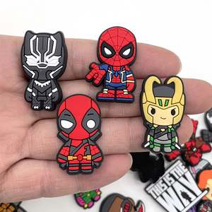 Venta al por mayor Pvc dibujos animados <span class=keywords><strong>Marvel</strong></span> <span class=keywords><strong>Super</strong></span> Heroes Custom Clog Charms se adapta a sandalias pulseras regalo para niños niñas silicona Charms - Product Image 2