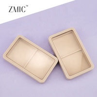 Boîtier compact 2 couleurs nude avec fenêtre transparente pour poudre, palette de blush, fard à paupières et illuminateur, et emballage personnalisable avec logo