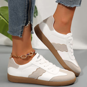 Logo personnalisé Faux daim cuir à lacets baskets pour femmes marche style décontracté chaussures de tennis - Product Image 1