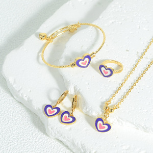 Set di <span class=keywords><strong>Gioielli</strong></span> per Bambine a Forma di Cuore e Stella, 4 Pezzi: Collana, Braccialetto, Orecchini e Anello, Regalo per Feste - Product Image 3