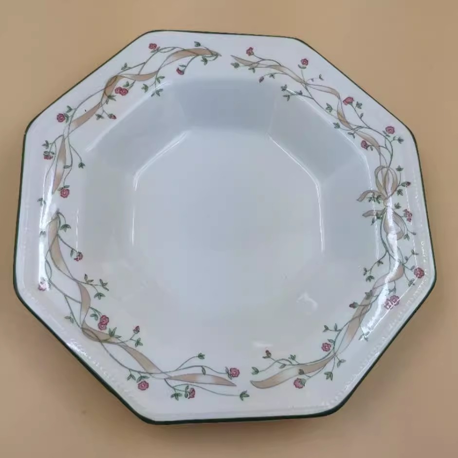 Assiette creuse blanche de 25 cm