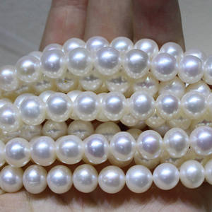 Collier de luxe simple en perles d'eau douce naturelles avec pendentif épais en forme de graine de melon, version chaîne clavicule de luxe léger - Product Image 3