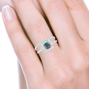 Anillos de Compromiso y Matrimonio de Dos Piezas con Halo, Chapados en Oro Blanco de 10K, con Topacio Místico Corte Princesa y Circonitas Cúbicas Arcoíris - Product Image 4