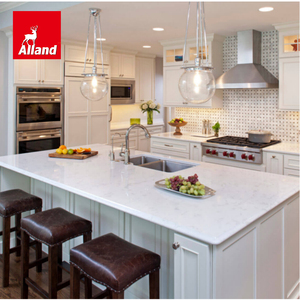 Armoires de cuisine sur mesure Alland de style moderne avec finition laquée mate, en MDF, avec îlot et porte en verre à cadre en bois - Product Image 3