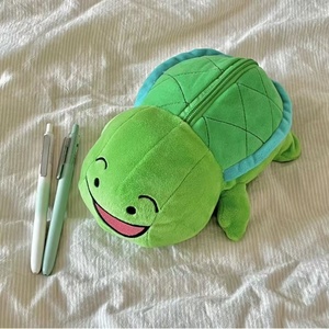 Nouvelle trousse à crayons créative et mignonne en forme de petit animal, sac de rangement amusant en peluche tortue 31cm-50cm - Product Image 2