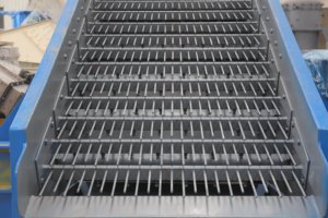 <span class=keywords><strong>Gaofu</strong></span> công nghiệp đá vôi sàng lọc thiết bị quy mô lớn khai thác mỏ nghiền sàng lọc phức tạp thanh rung màn hình cho mỏ đá - Product Image 2