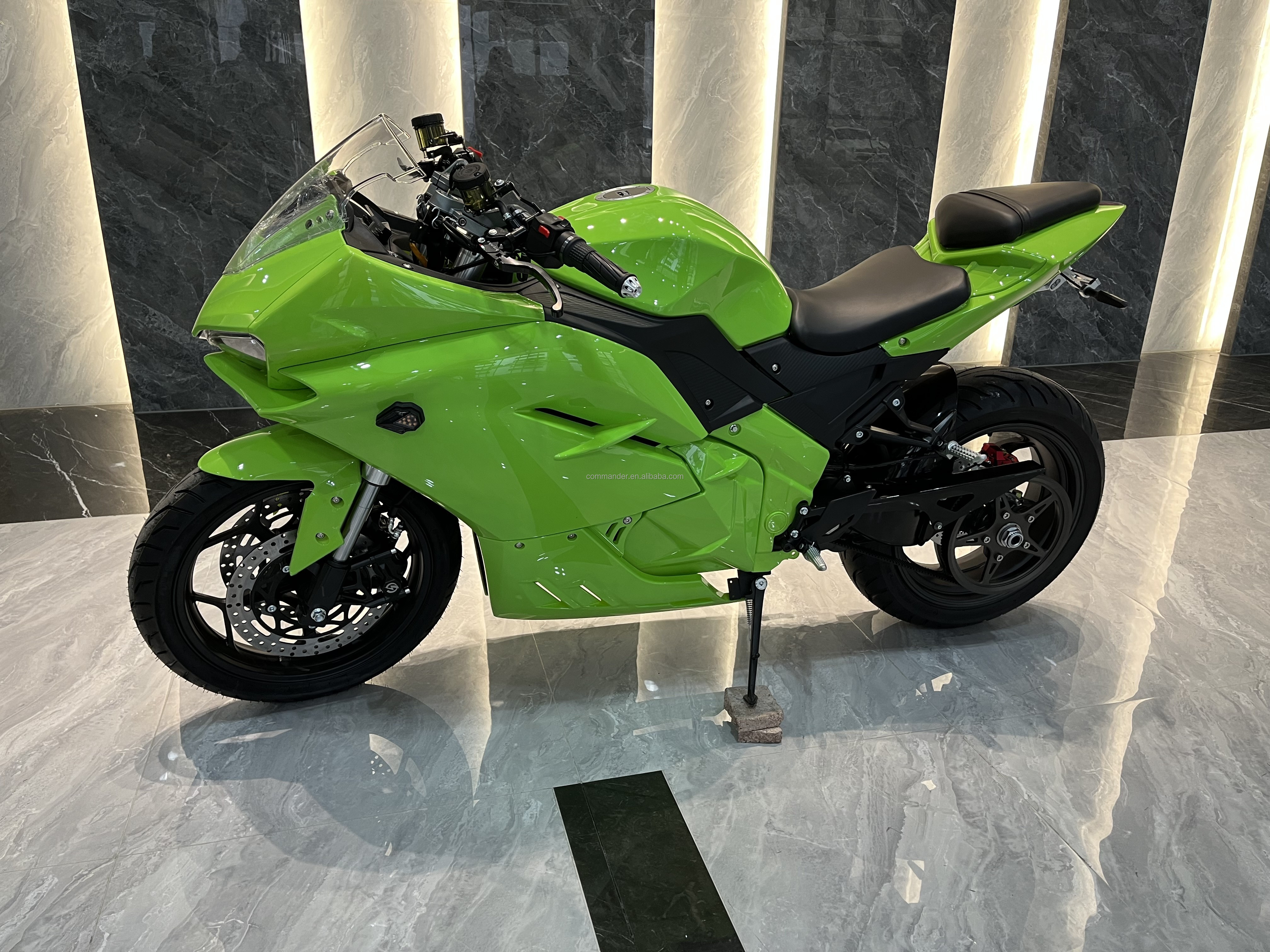 COMMANDEER Electric Motorcycle - 8000W Power, 170km/h Speed