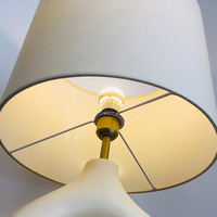 Lampe de chevet de bureau flexible créative avec abat-jour en tissu personnalité simple alimenté par courant alternatif décoration de la maison d'hôtel pour l'étude du salon