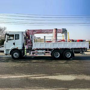 Grúa sobre Camión Hualing 6*4 con Chasis Euro 5 para Exportación, 8T, Pluma de 5 Secciones, para Trabajos de Infraestructura, Elevación de Puentes y Tránsito - Product Image 2