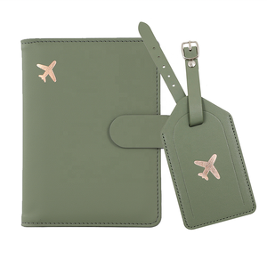 Couverture de passeport mince et étiquette de <span class=keywords><strong>bagage</strong></span> ensemble de cadeau de voyage <span class=keywords><strong>personnalisé</strong></span> RFID PU <span class=keywords><strong>porte</strong></span>-cartes de passeport en cuir - Product Image 2