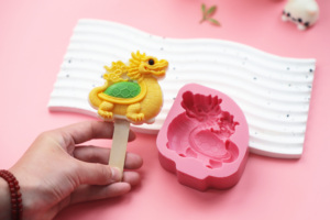 قوالب سيليكون ثلاثية الأبعاد على شكل وحوش شرقية أسطورية للآيس كريم / صانع مصاصات على شكل التنين وسلحفاة التنين لعام التنين - Product Image 5