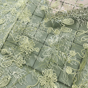 Tissu en dentelle de voile nigérian haut de gamme africain, vert floral, brodé de cordon et de sequins, pour robe de mariée Aso Ebi - Product Image 1