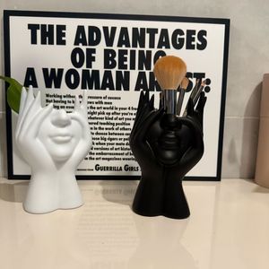 Creative Face-Shaped Vase White And Black PP Material For Living Room Home Decoration - Product Image 4