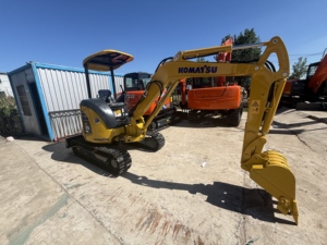 Mini-excavatrice sur chenilles Komatsu PC30 d'occasion, état mécanique impeccable, performance de creusement fluide, offre attractive à vendre - Product Image 2
