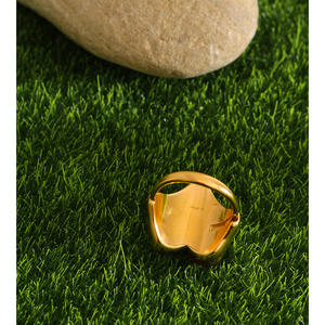 जिनयू 1093 यूरोपीय शैली उत्कृष्ट प्राकृतिक पत्थर लाल दिल की अंगूठी स्टेनलेस स्टील की सोने की प्लेटेड वाटरप्रूफ फैशन रिंग - Product Image 4