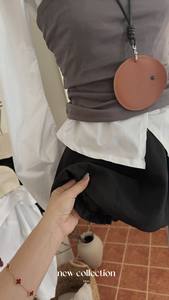 Ensemble 3 pièces : Blouse Off-Shollower x Blouse Tube à Poitrine Rembourrée x Pantalon Noir Pumpkin Style Vintage en Coton – Échantillon Disponible - Product Image 4