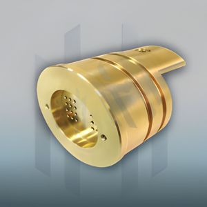 Componente Cilíndrico de Latón Duradero, Mecanizado con Precisión, con Eje Extendido, Acabado Liso, Herraje Industrial de Latón para Motores - Product Image 1