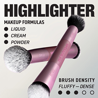 Pinceau de maquillage 1327 Real Technique à poils synthétiques vegan pour surligneur, détails et contour, adapté aux formules liquides, crèmes et poudres