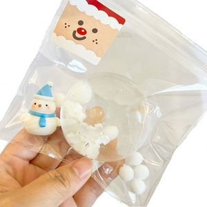 ลูกบอลบีบลดความเครียดรูปมนุษย์หิมะเกล็ดหิมะขนาด 7 ซม. ทำด้วยมือ พกพาสะดวก ทำจากซิลิโคน เหมาะสำหรับเด็กอายุ 6 ปีขึ้นไป ของขวัญนุ่มนิ่มสุดพิเศษสำหรับวันที่มีกิจกรรมมากมาย - Product Image 3