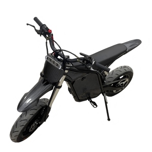 Moto tout-terrain <span class=keywords><strong>électrique</strong></span> à motif carbone 48V <span class=keywords><strong>1300W</strong></span> 3000W, batterie lithium 21Ah, frein hydraulique, 3 vitesses, écran LCD, coque - Product Image 3