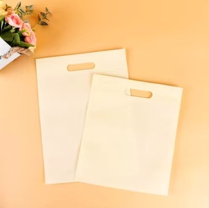 Low Price Hot Selling A4-size Advertising Nonwoven D Cut Non-Woven Shopping Tote Flat Pocket Gift Carry Bags