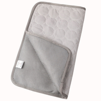 Tapis rafraîchissant en soie glacée pour animaux de compagnie, doux et apaisant, pour canapé ou nid, coussin anti-chaleur estival pour chats et chiens, fournitures quotidiennes pour animaux.