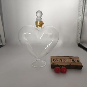 Bình rượu nghệ thuật hiện đại hình trái tim thủy tinh borosilicat cao cấp 2025, nắp đậy rượu vang cá nhân hóa, dày dặn, bán chạy - Product Image 5