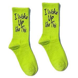 جوارب مخصصة بنمط ياباني نيون ملون بحروف شعار جوارب قطنية للرجال والنساء جوارب <span class=keywords><strong>Kpop</strong></span> عصرية جوارب كرة سلة مضحكة - Product Image 6