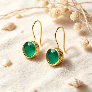 Orecchini pendenti vintage con pietre tonalità giada e smeraldo, gioielli semplici con pietre lucide per occasioni quotidiane - Product Image 1