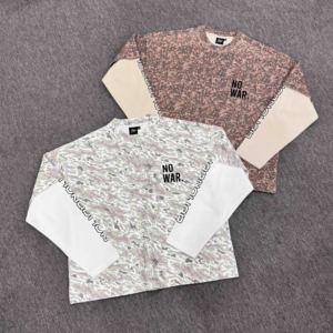 T-shirt mimetica oversize personalizzata a doppio strato a maniche lunghe in cotone pesante da 320 g/m² con spalle scese - Product Image 1