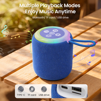 Haut-parleur Bluetooth portable d'extérieur 5.4 avec cordon, lumières RGB, alimentation Type-C, haut-parleur mini sans fil en plastique avec entrée AUX et carte TF, idéal comme cadeau