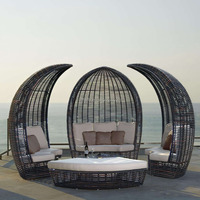 Mobilier de patio extérieur moderne en osier transat synthétique rotin plage relaxant lit de jour extérieur chaise longue en rotin