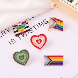 Stock <span class=keywords><strong>en</strong></span> gros Lgbtq <span class=keywords><strong>arc</strong></span>-<span class=keywords><strong>en</strong></span>-<span class=keywords><strong>ciel</strong></span> broche broches chapeau insigne personnalisé Gay lesbienne fierté émail drapeau épinglette pour hommes femmes - Product Image 5