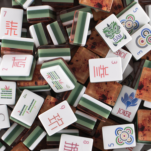 Ensemble <span class=keywords><strong>de</strong></span> 160 tuiles <span class=keywords><strong>de</strong></span> Mahjong personnalisées à quatre couches, <span class=keywords><strong>de</strong></span> luxe, modernes, en mélamine et métal gravé, pour les jeux <span class=keywords><strong>de</strong></span> casino et le divertissement <span class=keywords><strong>poker</strong></span> - Product Image 1