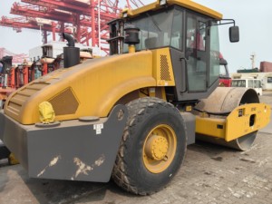 Compacteur hydraulique routier Xs143 de 14 tonnes à prix abordable pour la construction routière en <span class=keywords><strong>Algérie</strong></span> - Product Image 4