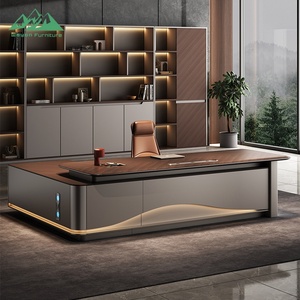 Bureau de direction de luxe Wayon avec éclairage LED intégré, grand poste de travail pour PDG, bureau de patron - Product Image 3