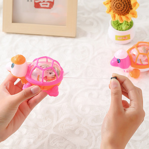 Jouet tortue lumineux à cordon pour enfants, en plastique, clignotant, pour jouer la nuit - Product Image 3