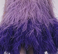 Tissu de luxe en plumes d'autruche dégradées, dentelle à franges en plumes violettes ombrées pour robe de soirée haute couture et robe de mariée