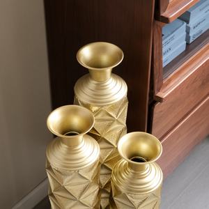 <span class=keywords><strong>Vase</strong></span> de sol décoratif moderne en métal léger, <span class=keywords><strong>vase</strong></span> central à effet vieilli, motif triangulaire 3D, lot de 3 vases, décoration d'intérieur - Product Image 6