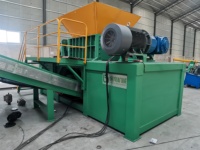 Usine de déchiquetage complète compacte de la série 600 : Déchiqueteur à double arbre pour le recyclage des plastiques, des palettes, du carton et du papier